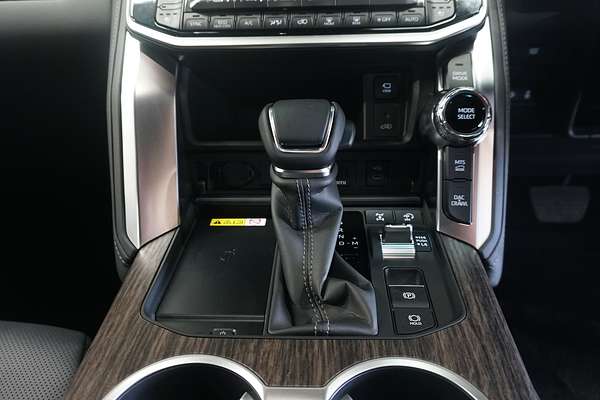 2025 Toyota Landcruiser VX FJA300R