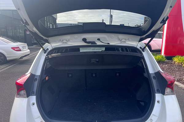 2017 Toyota Corolla Hybrid ZWE186R