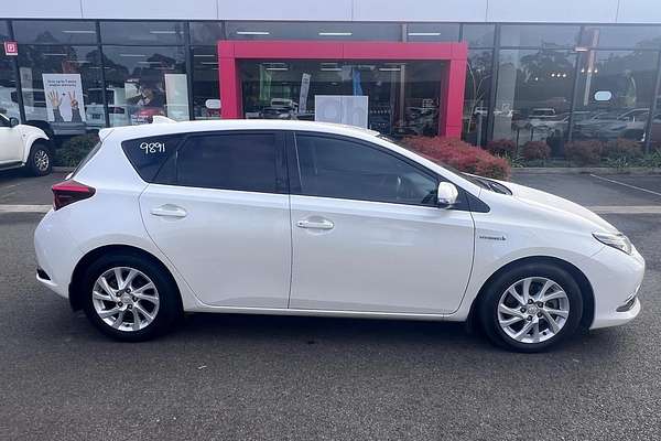 2017 Toyota Corolla Hybrid ZWE186R