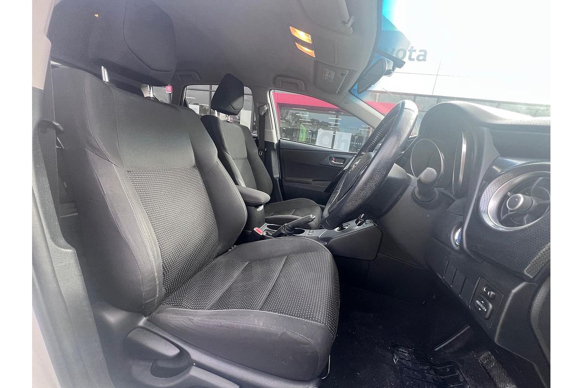2017 Toyota Corolla Hybrid ZWE186R