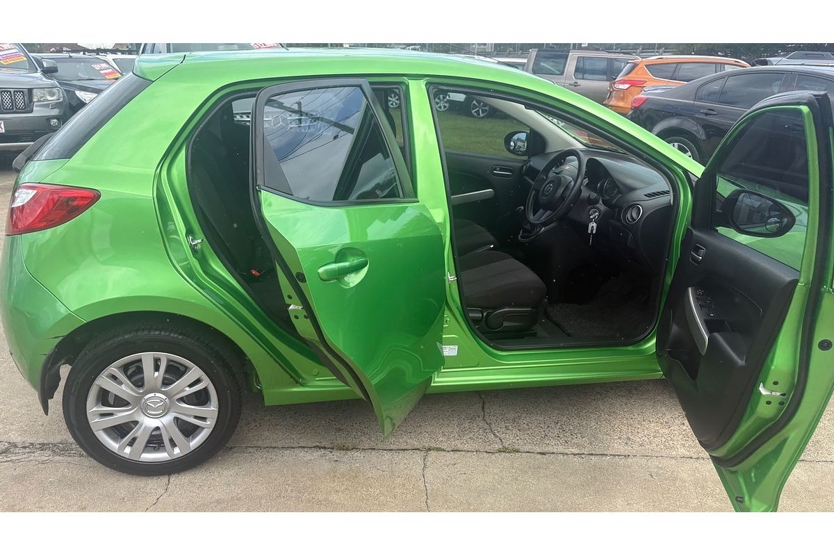 2011 Mazda 2 Neo DE MY10