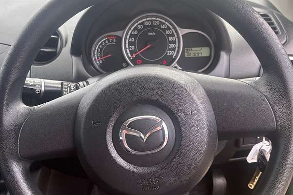2011 Mazda 2 Neo DE MY10
