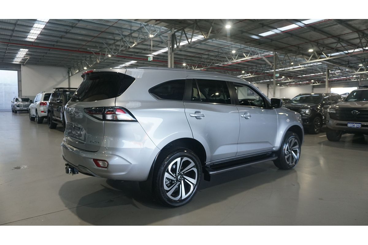 2022 Isuzu MU-X LS-T