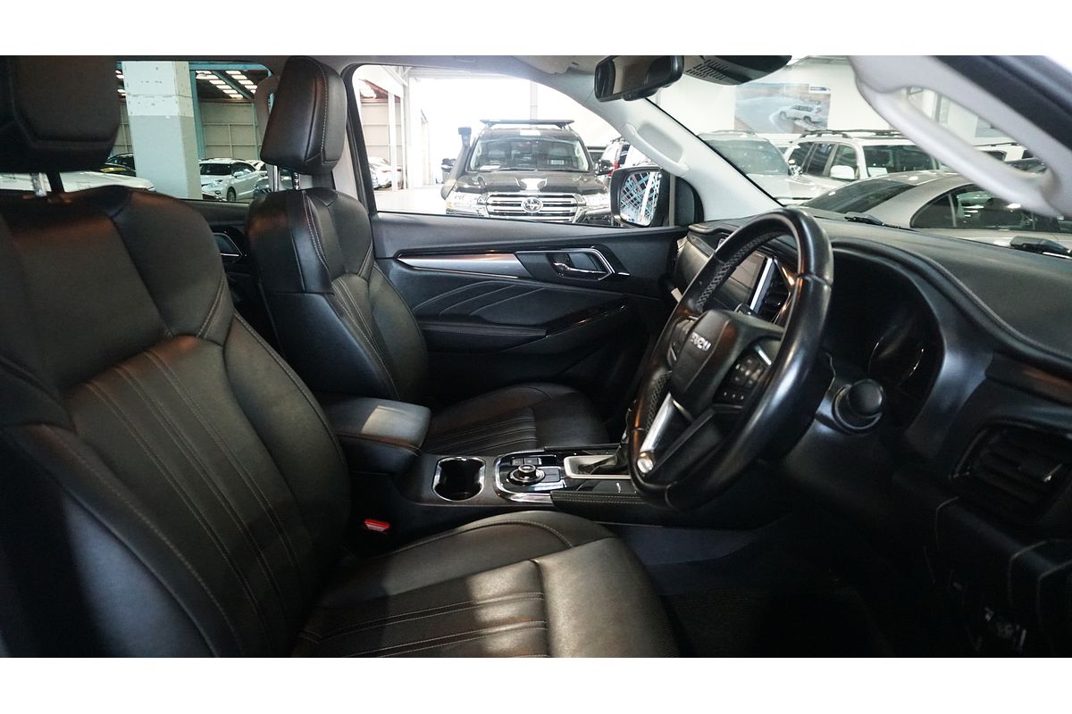 2022 Isuzu MU-X LS-T