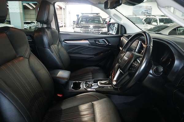 2022 Isuzu MU-X LS-T