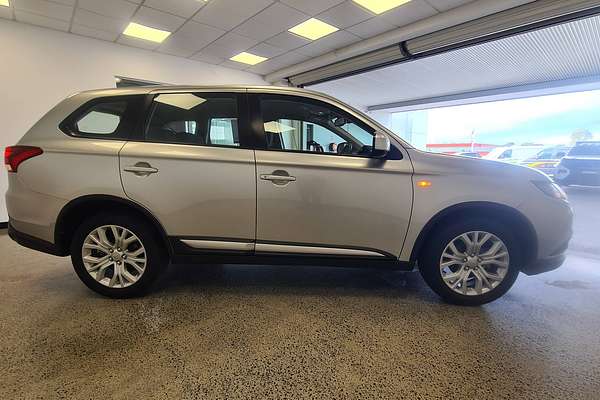 2021 Mitsubishi Outlander ES ZL