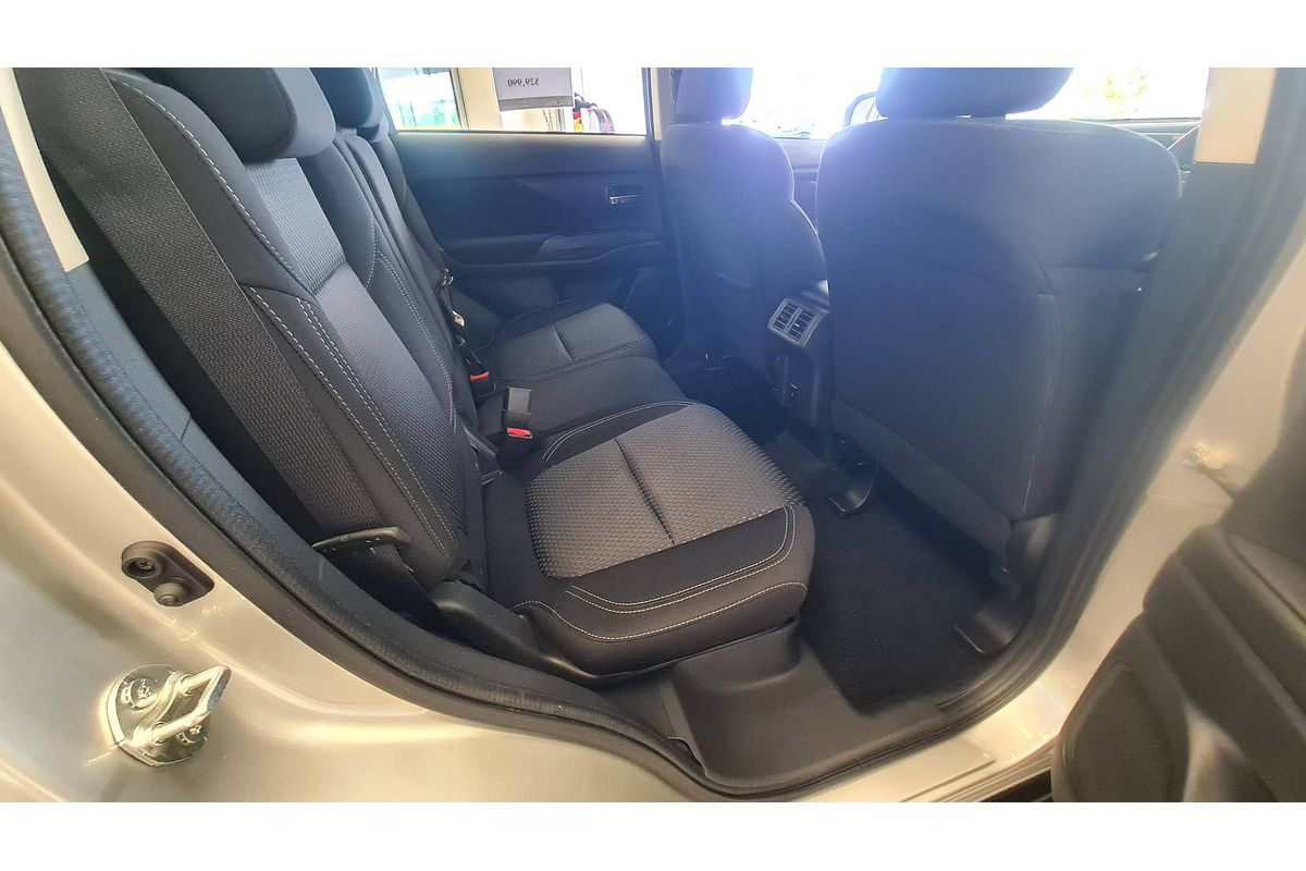 2021 Mitsubishi Outlander ES ZL
