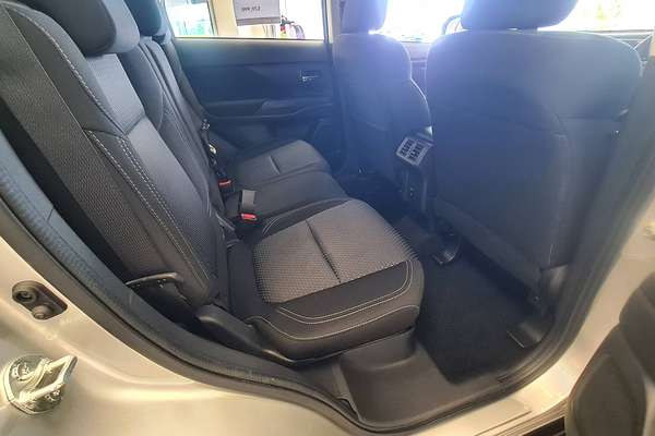 2021 Mitsubishi Outlander ES ZL