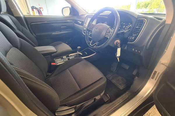 2021 Mitsubishi Outlander ES ZL