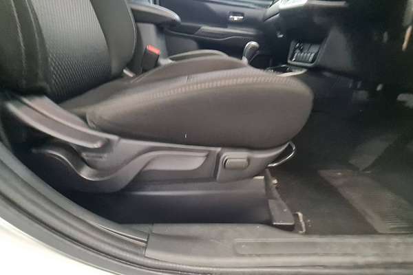2021 Mitsubishi Outlander ES ZL