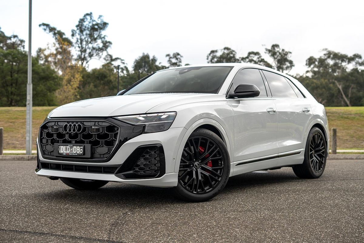 2025 Audi SQ8 TFSI F1