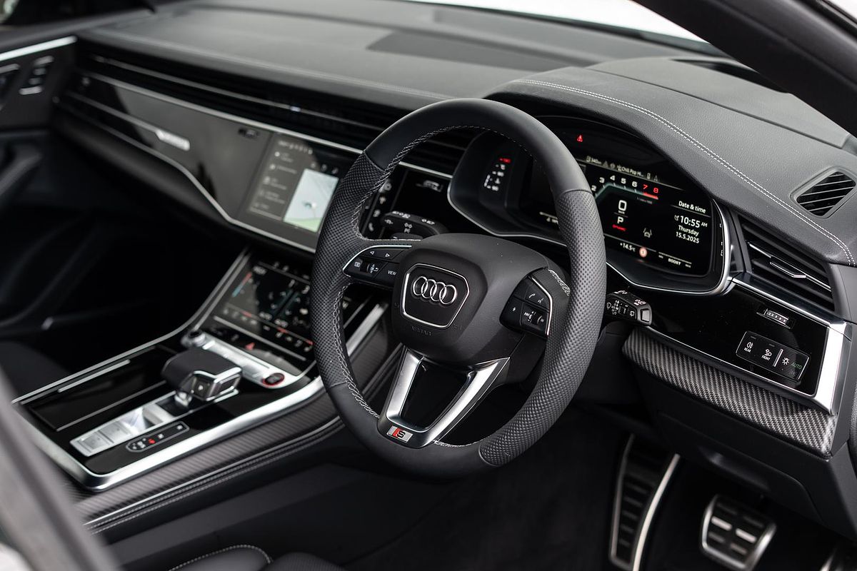 2025 Audi SQ8 TFSI F1