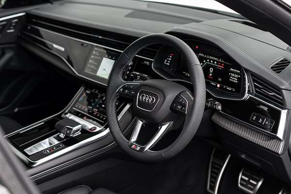 2025 Audi SQ8 TFSI F1