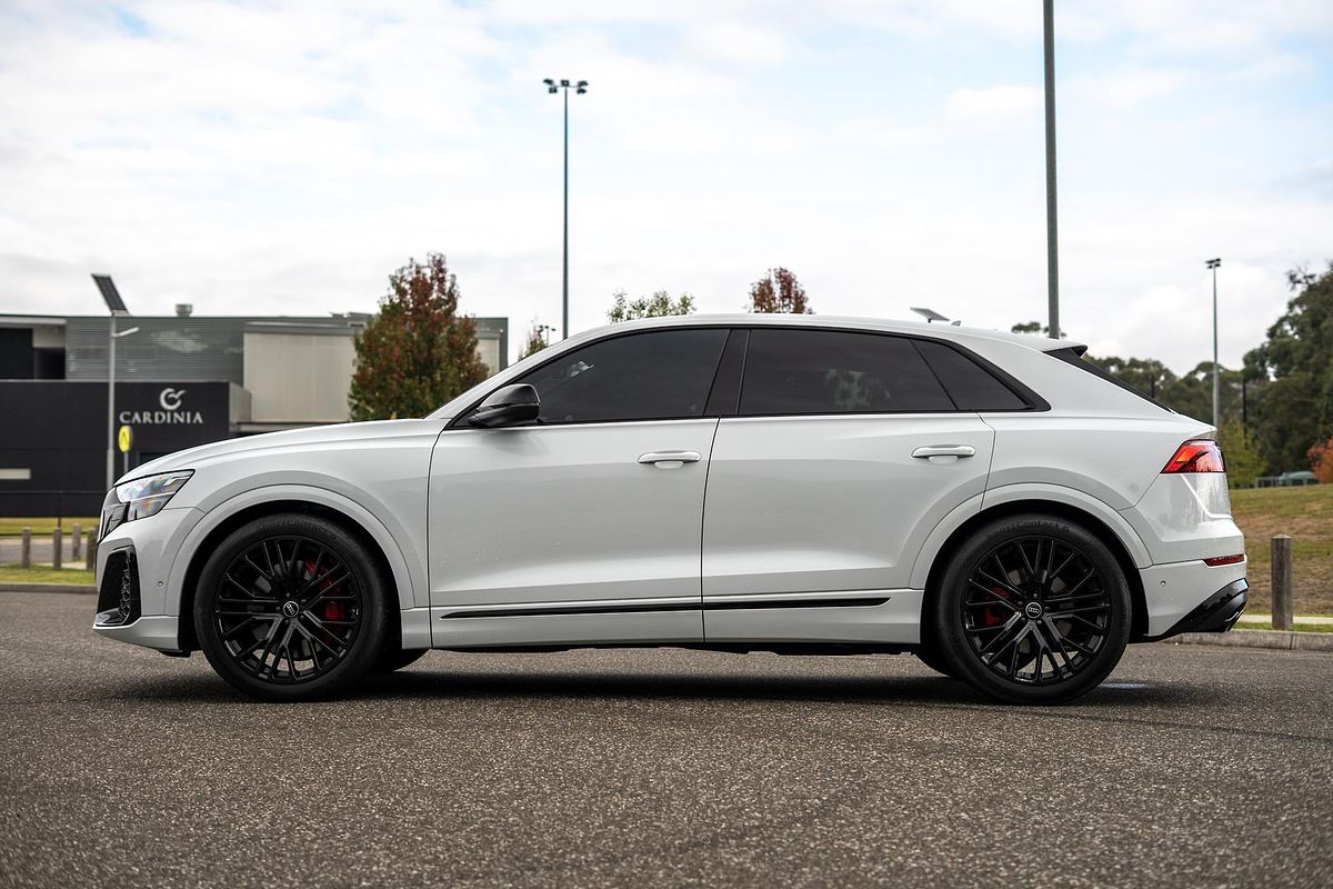 2025 Audi SQ8 TFSI F1