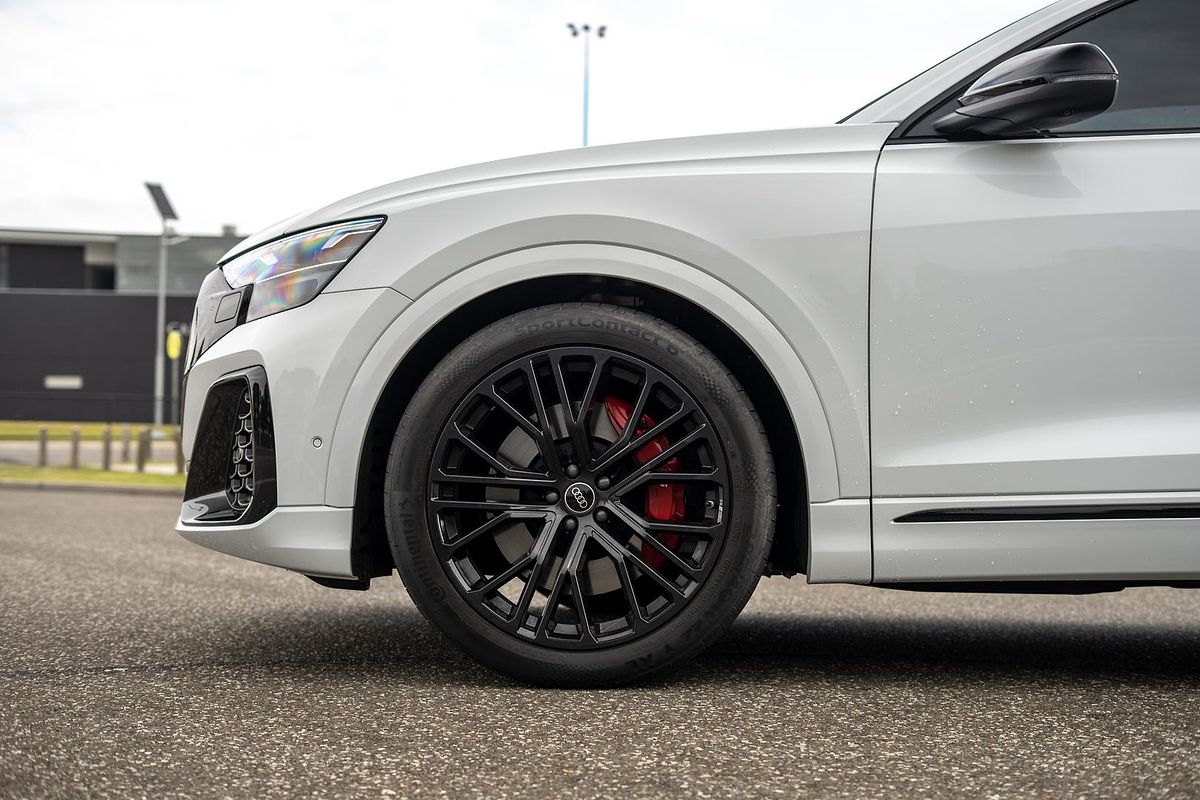 2025 Audi SQ8 TFSI F1