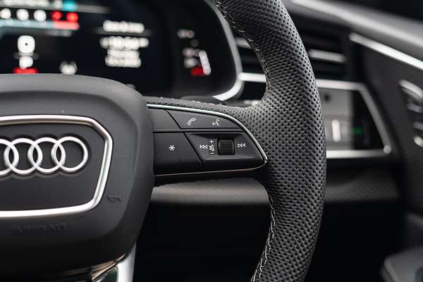 2025 Audi SQ8 TFSI F1