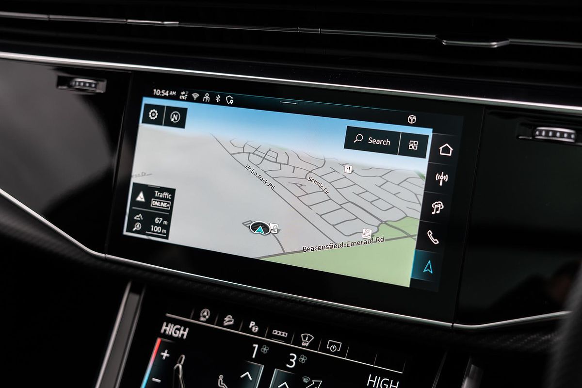2025 Audi SQ8 TFSI F1