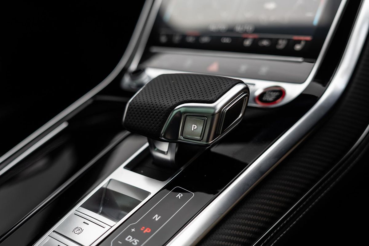 2025 Audi SQ8 TFSI F1