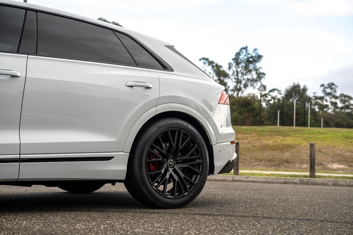 2025 Audi SQ8 TFSI F1