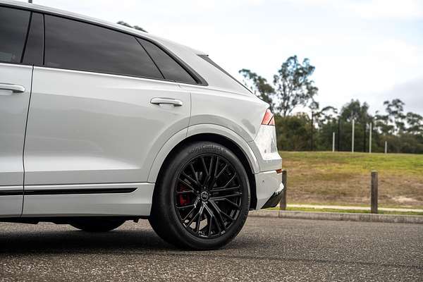 2025 Audi SQ8 TFSI F1