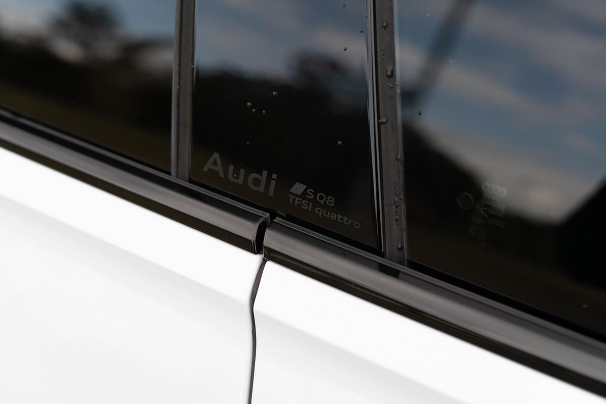 2025 Audi SQ8 TFSI F1