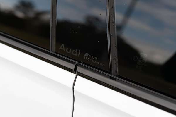 2025 Audi SQ8 TFSI F1