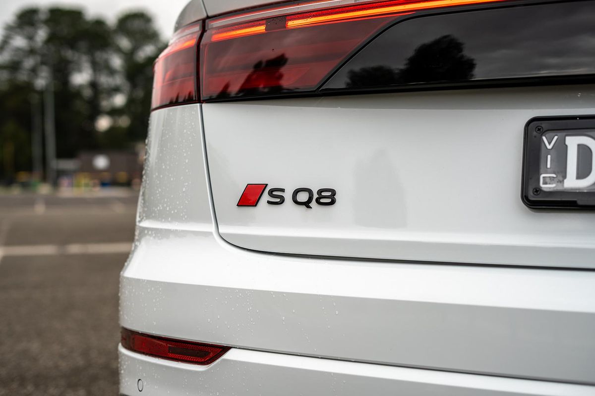 2025 Audi SQ8 TFSI F1