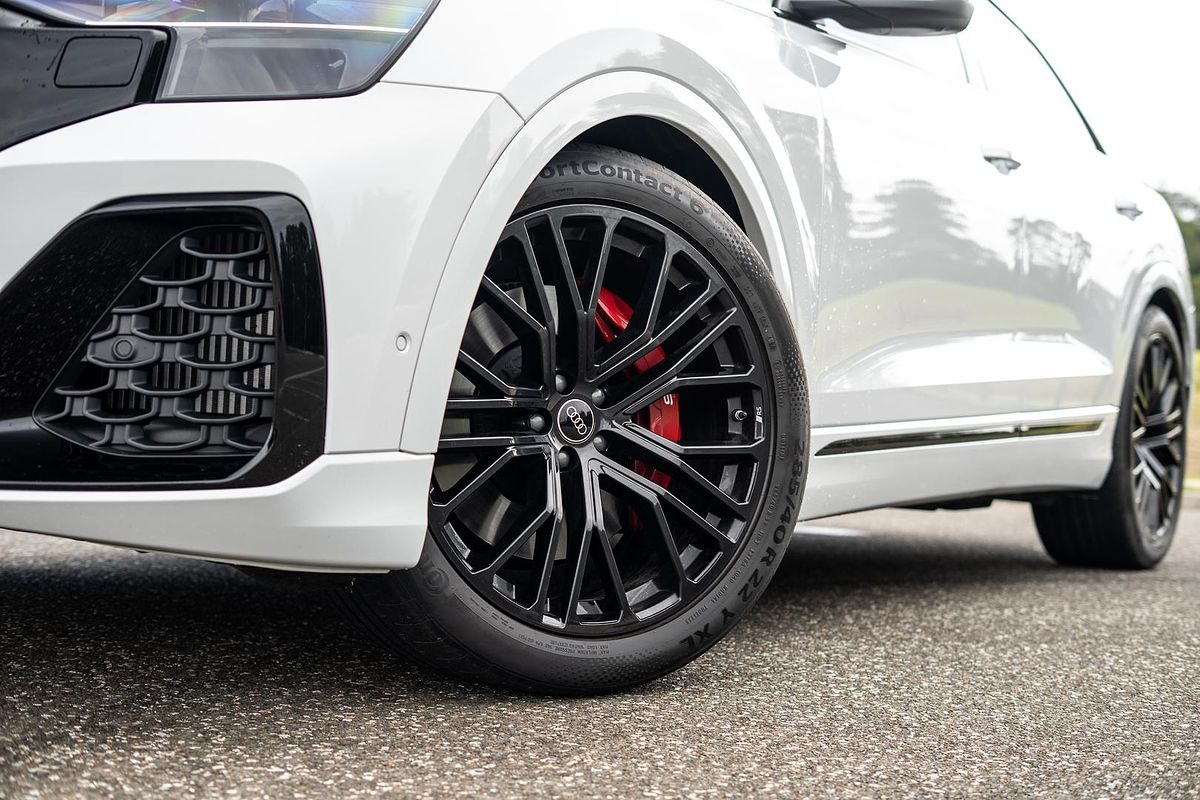 2025 Audi SQ8 TFSI F1