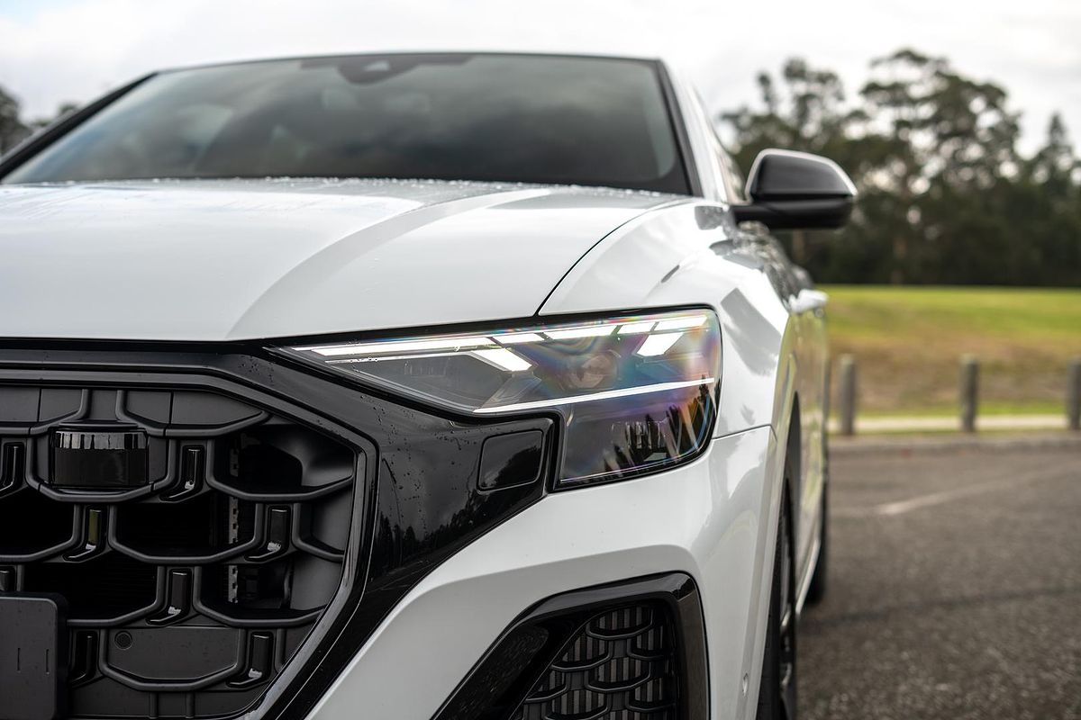 2025 Audi SQ8 TFSI F1