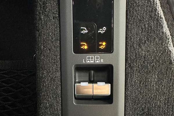 2025 Land Rover Range Rover Sport P360 Dynamic SE L461
