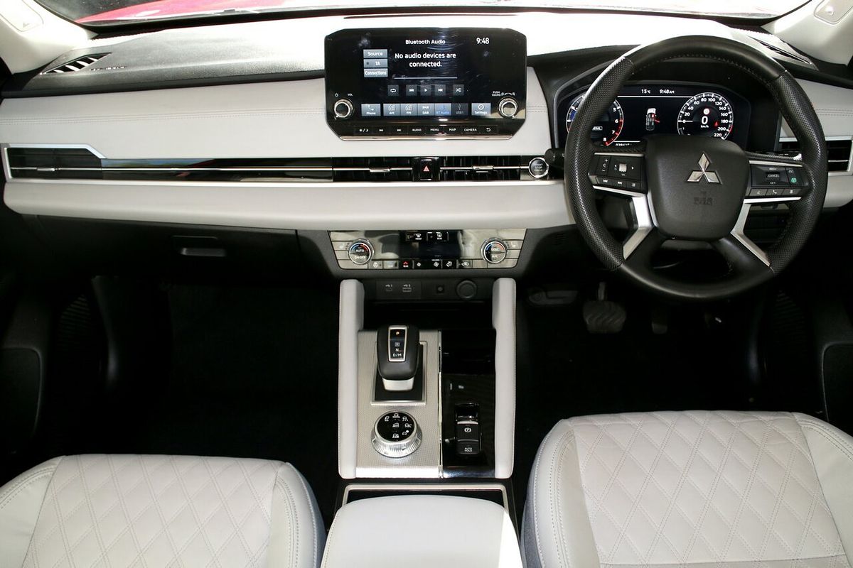 2023 Mitsubishi Outlander Exceed ZM