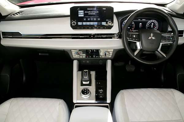2023 Mitsubishi Outlander Exceed ZM