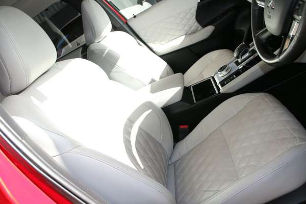 2023 Mitsubishi Outlander Exceed ZM