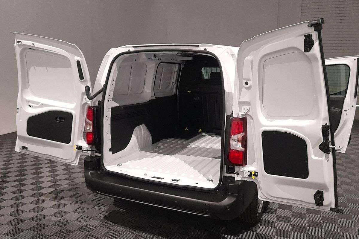 2024 Peugeot Partner Pro K9 LWB