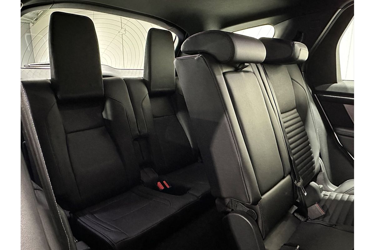2025 Land Rover Discovery Sport P250 Dynamic SE L550