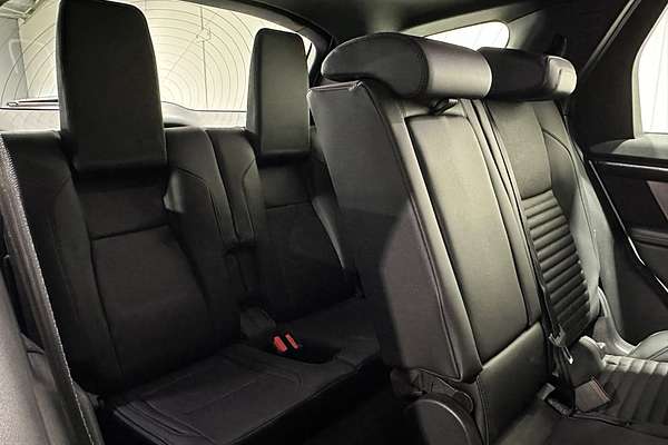 2025 Land Rover Discovery Sport P250 Dynamic SE L550