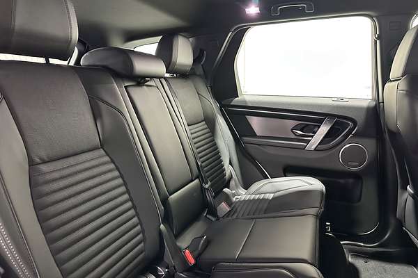 2025 Land Rover Discovery Sport P250 Dynamic SE L550