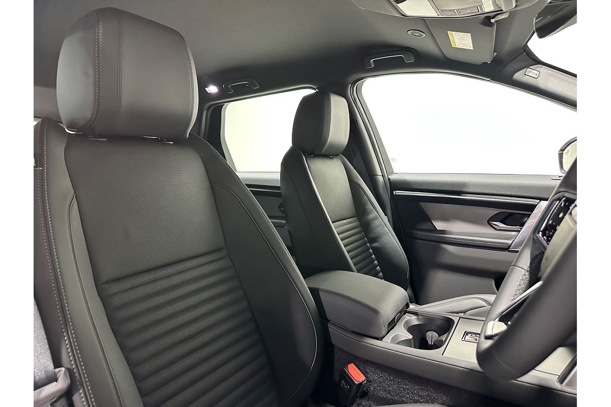 2025 Land Rover Discovery Sport P250 Dynamic SE L550