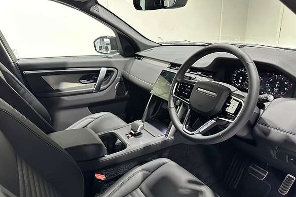 2025 Land Rover Discovery Sport P250 Dynamic SE L550