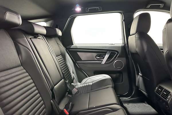 2025 Land Rover Discovery Sport P250 Dynamic SE L550