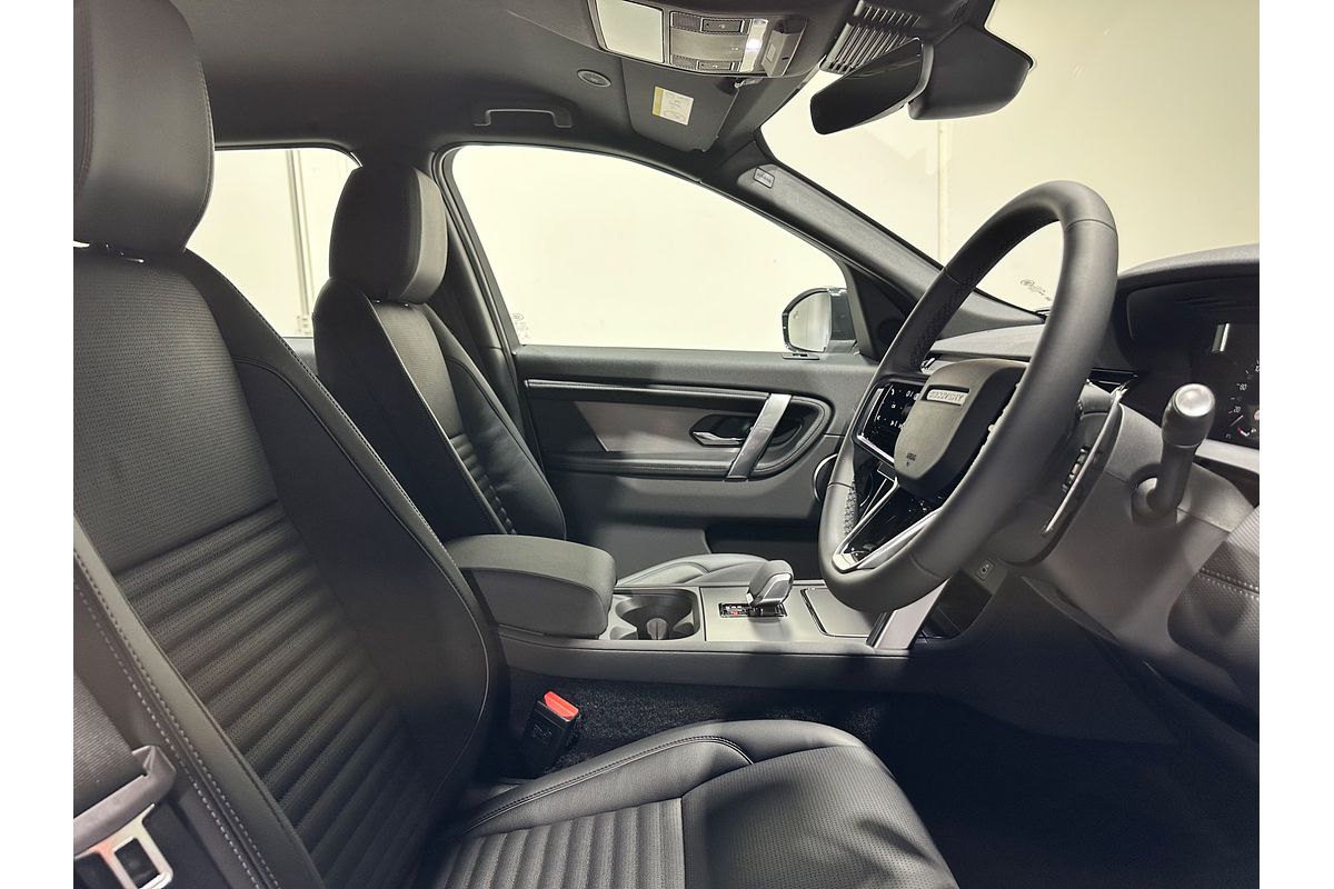 2025 Land Rover Discovery Sport P250 Dynamic SE L550