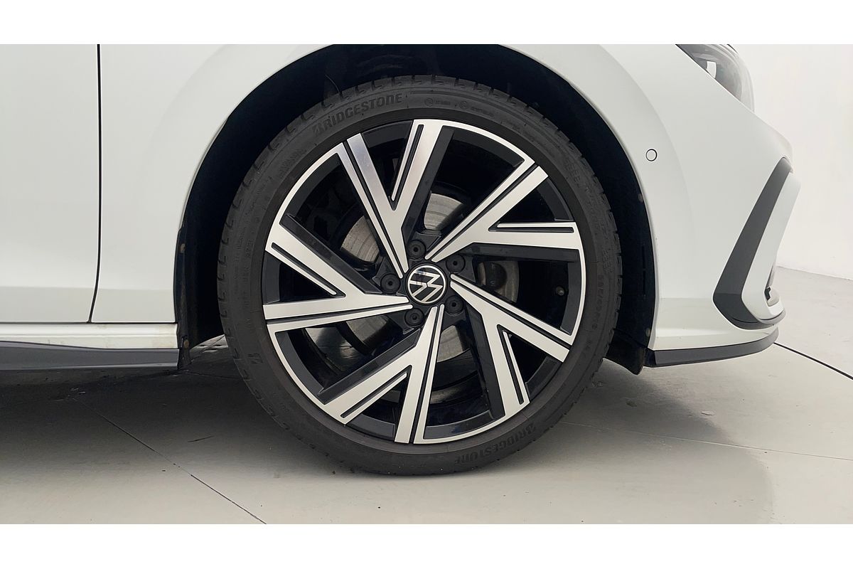 2022 Volkswagen Golf 110TSI R-Line 8