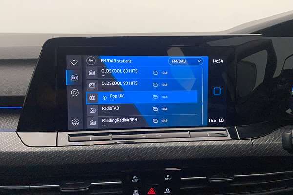 2022 Volkswagen Golf 110TSI R-Line 8