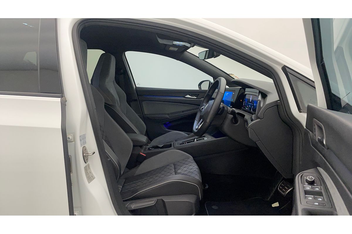 2022 Volkswagen Golf 110TSI R-Line 8
