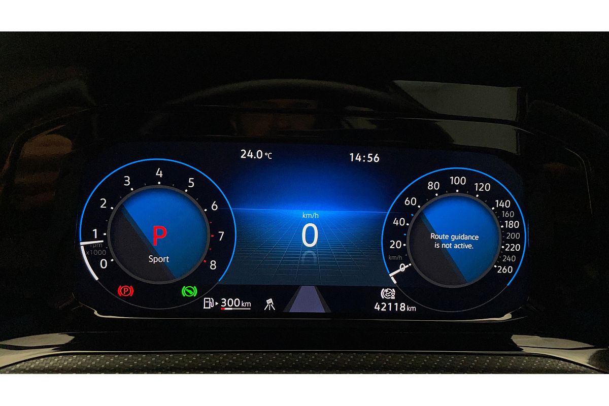 2022 Volkswagen Golf 110TSI R-Line 8