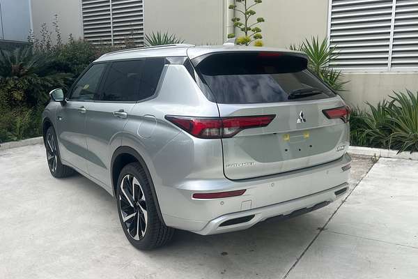 2025 Mitsubishi Outlander PHEV Exceed ZM