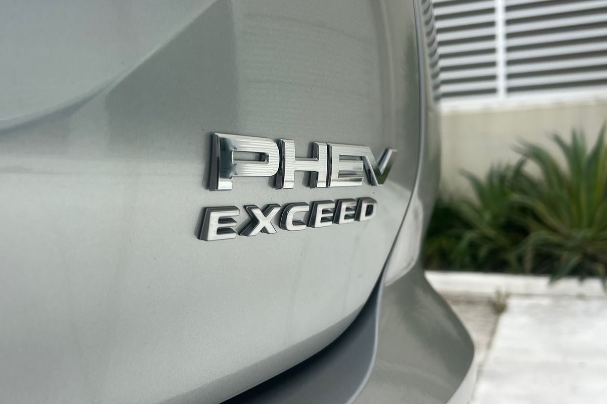 2025 Mitsubishi Outlander PHEV Exceed ZM