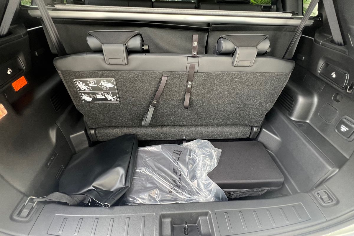 2025 Mitsubishi Outlander PHEV Exceed ZM