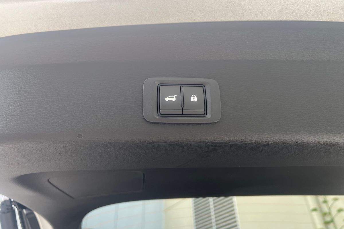 2025 Mitsubishi Outlander PHEV Exceed ZM