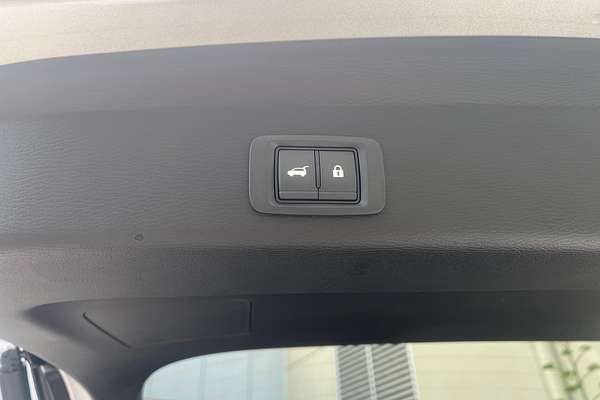 2025 Mitsubishi Outlander PHEV Exceed ZM